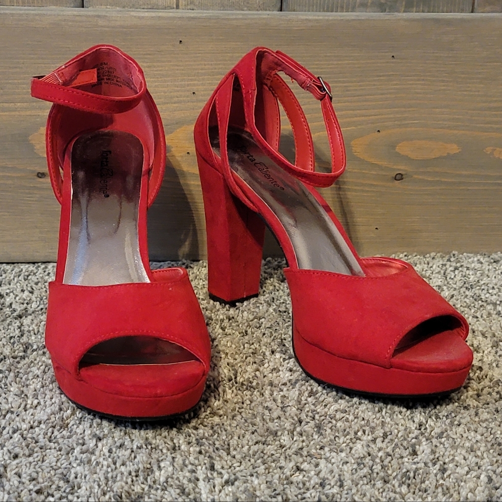 Torta Caliente size 8 NWOT